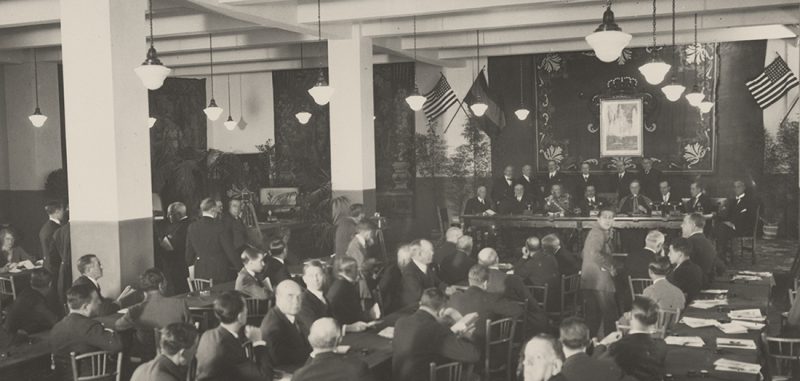 Marin, (1928) . Aspecto del salón donde se celebró la ceremonia inaugural del servicio telefónico entre España y los Estados Unidos